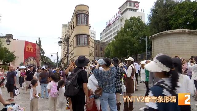 20℃的天气，100℃的人气！在这里“一句昆明话都听不见”