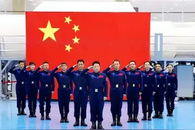 解放军中竟然也有“大队”编制，为何级别从正营到正师级不等？图片