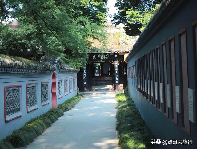 成都清凉避暑胜地，千年前就已闻名，风景如仙境，地铁公交直达！