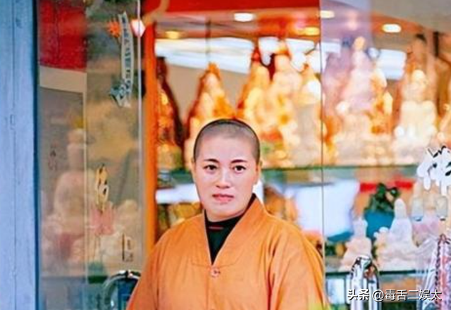 风流尼姑释智定：白天念经晚上夜店，东窗事发时，屋里还藏着假发
