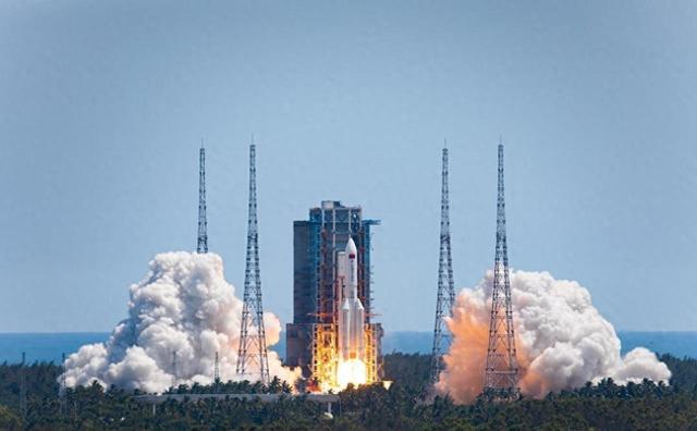 神二十遭遇“太空杀手”？杨利伟昔日噩梦成真，中国展示王牌后手