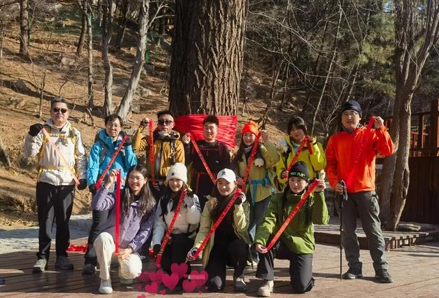 崂山这块石头火了！来崂山——“马”上好运！