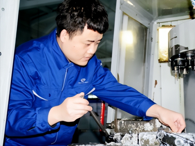 从扫不干净地到全球第一，去年卖119亿的石头科技！凭什么