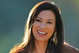 睡完首富睡总统：从厂妹到顶级名媛，靠男人捞到268亿，她凭什么图片