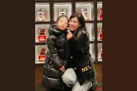 “世界那么大，我想去看看”当事人辞职9年后：为照顾母亲与丈夫分居，开直播不磕碜图片