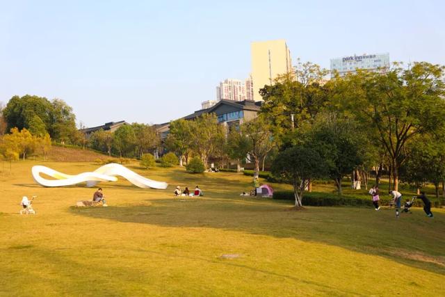 打卡心形湖！重庆这个公园美成油画