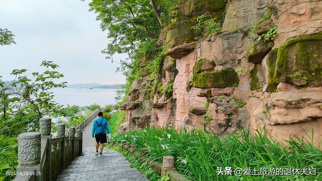 出游第6站-衡阳：东洲岛、石鼓书院、保卫里。阴雨天，游了个寂寞