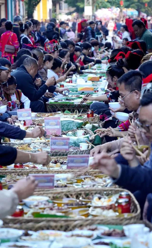 州 庆 ,去 绿 春 过 节 !