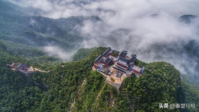 武当探秘：三诏玄岳雨，一诺悬宫魂