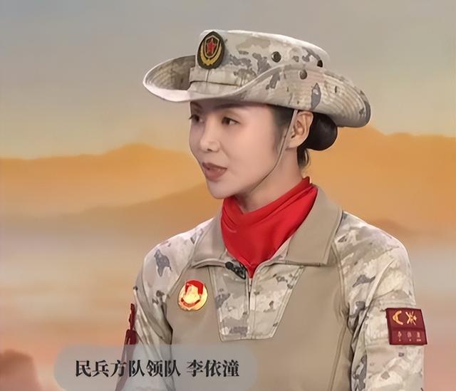 九三阅兵后李依潼火了！女兵领队神似周涛，身份曝光，果然不一般