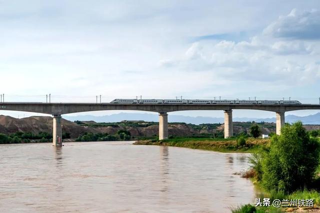 #“我的铁路风景”故事汇#一次温暖的高铁之旅
