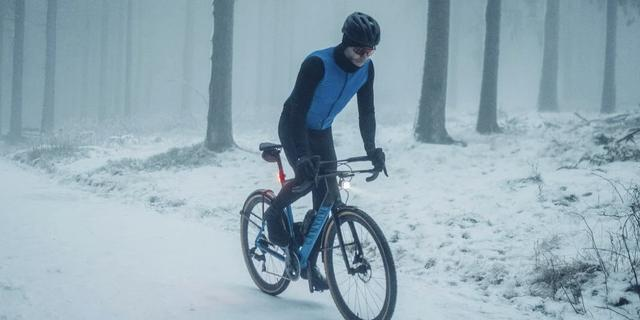 冬季骑行男生专属3层穿搭公式+避坑技巧，保暖不笨重还显瘦