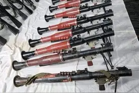 树上长81杠步枪，地里捡火箭弹？果敢同盟军武器装备到底从哪来？图片