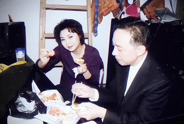 59岁李胜素：她不要丈夫、不要孩子，却活成了最让人羡慕的女人