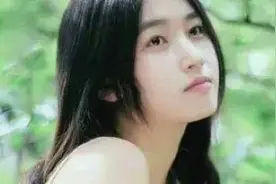 退伍战士出差偶遇漂亮女孩，火车艳遇让他心动，姻缘也已悄然而至图片