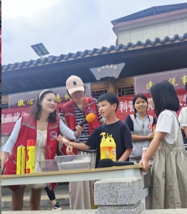 科技燃爆社区！锦江镇东风居民沉浸式解锁“科学狂欢”