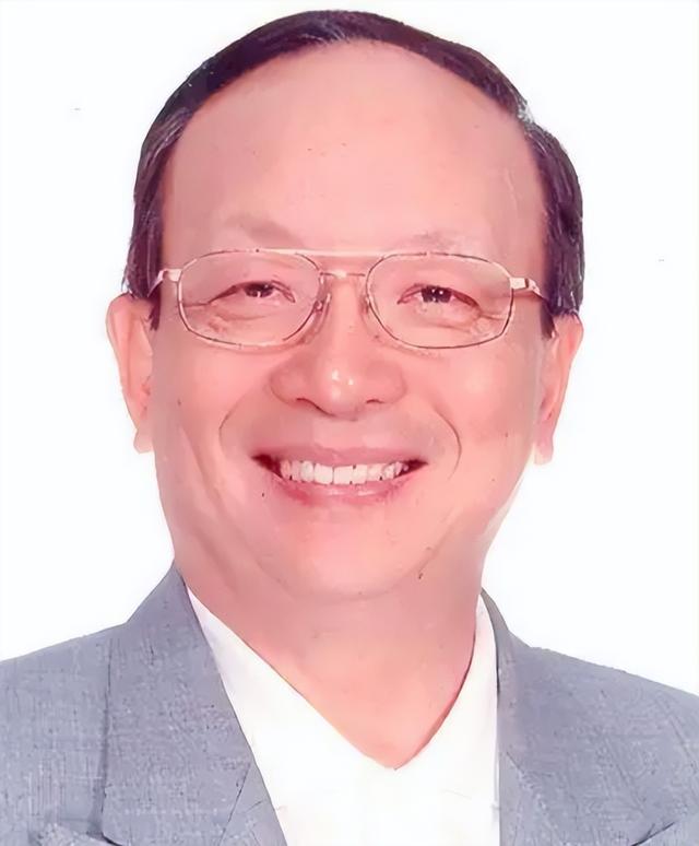 蒋介石曾孙，蒋家第四代中唯一活跃政坛的，长相帅气，今年46岁