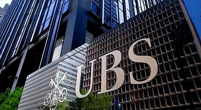 历史开了个玩笑，先倒下的不是乌克兰，而是百年中立的瑞士？