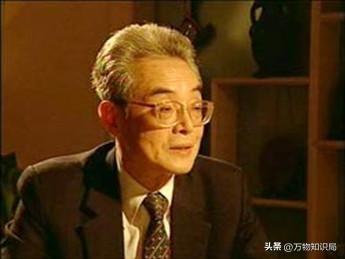 “外交男神”王毅年轻旧照，与妻子罕见同框，岳父曾是周总理秘书