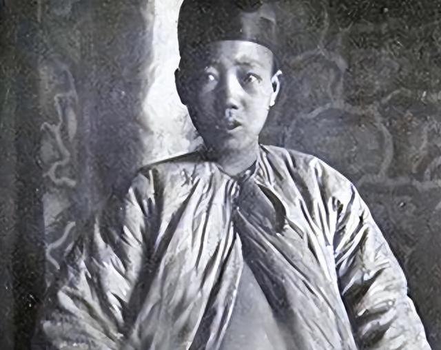中国最后的太监孙耀庭：妃子洗澡从不用手，伺候婉容洗澡侮辱最大