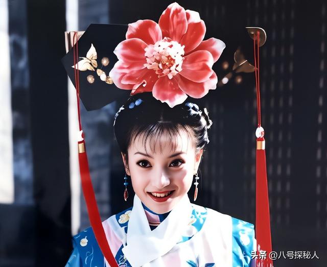 落地凤凰不如鸡！赵薇回老家探亲，全副武装包裹，不敢露脸怕见人