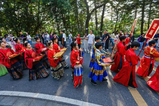 广州白云山见证国风婚礼，汉服文化周“甜蜜”出圈