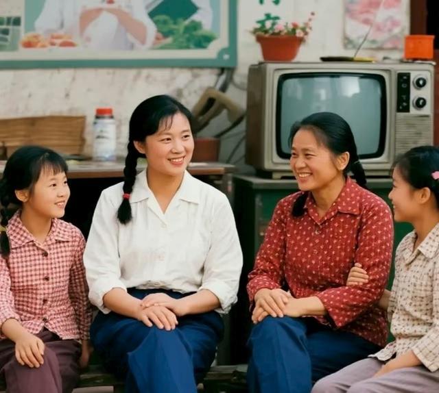 83年，我退伍回老家当老师，机缘巧合借调到公社，命运被改变