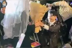 网传音乐会现场有人求婚致歌手曲目减少观众喊退票，主办方：专门设置的环节防止换场冷场，并非故意拖延时间图片