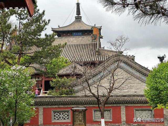 华严寺：“八大辽构”之七，拥有最美辽塑菩萨和最美古代书橱