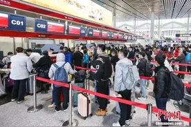 来时一千，走时一万！三亚出港机票狂飙。平台建议：请两天年假晚点飞回家图片