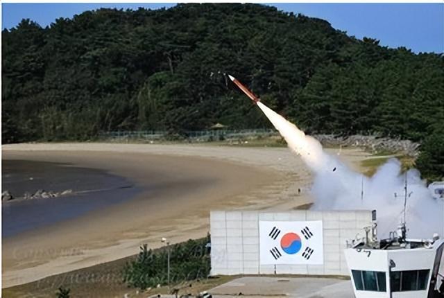 台军导弹自爆后，不到24小时，美国军舰也起火，特朗普发现不对劲