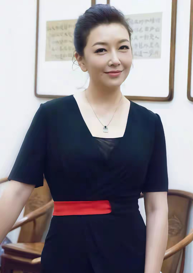 中国女星界丰满的天花板，美的理所当然，她们的身材简直太冒犯了
