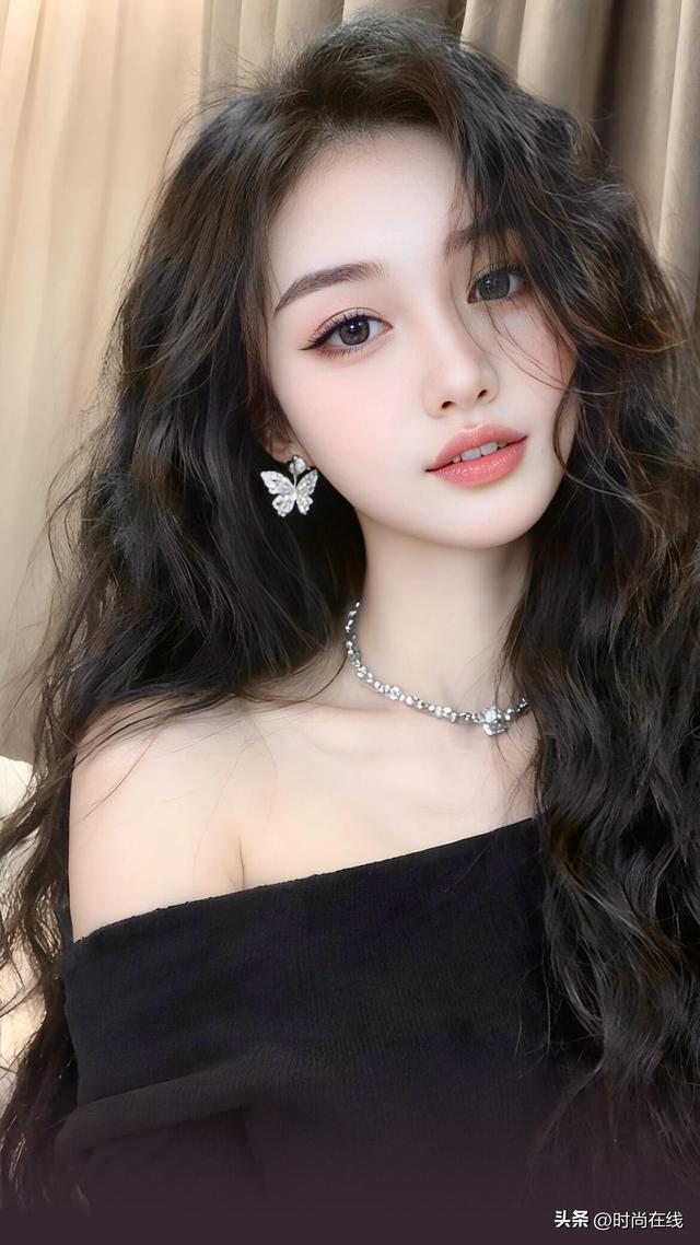 安徽一校花，165cm身高清丽出尘，貌美如花，美的让人移不开眼