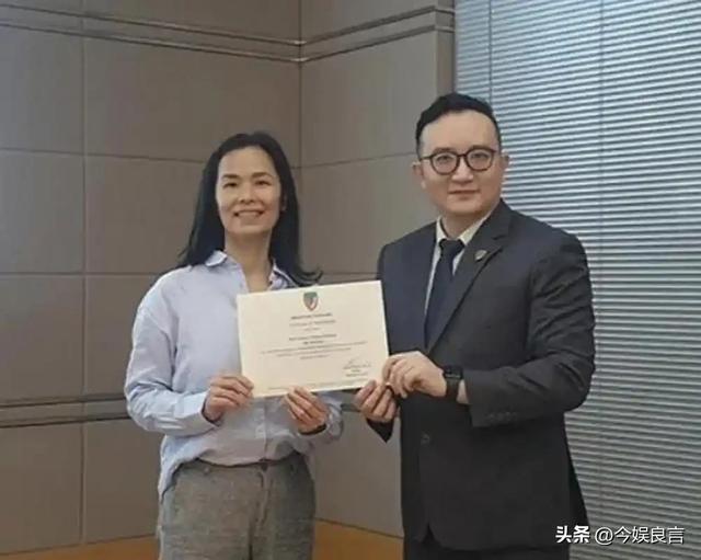 62岁韦唯现状：脊柱断裂已恢复，前夫已死，三个混血儿子回国相伴