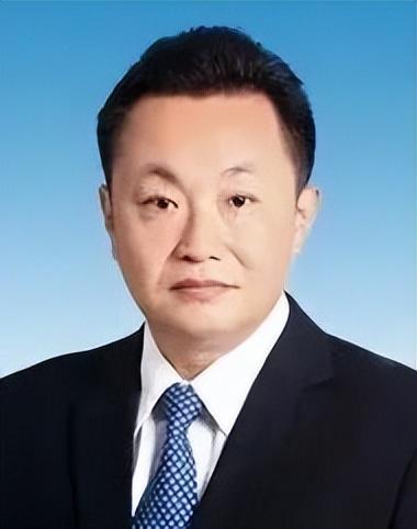 国务院最新任免6位干部，3位进京履新