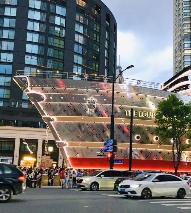 叮！你有一份上海秋日漫步地图待解锁→