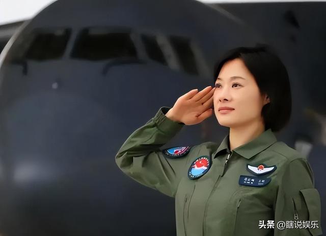 阅兵女机长身份曝光！私生活被扒牺牲太大，老公不简单，央视点名