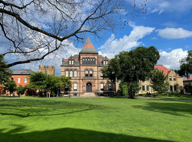 深夜问AI“我坏吗”？温柔回应藏危机，保持清醒才是关键！