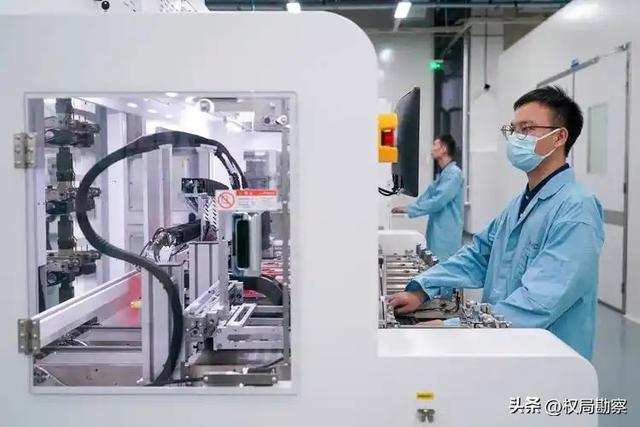 美国舆论战套路曝光，一边抹黑“窃取技术”，一边怕中国芯片崛起