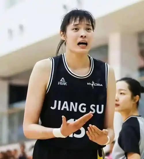 女篮锦标赛疯狂一夜：四强全部出炉，辽宁山西接连爆冷，四川大胜