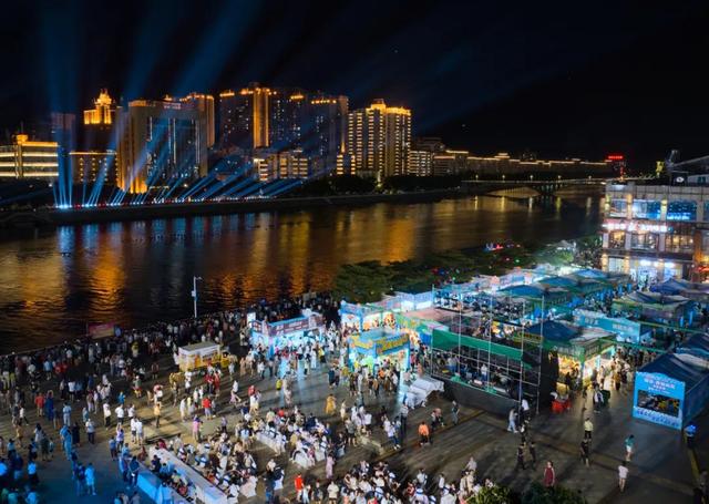 这两天的韶城夜景太“秀”了！网友直呼“挤不进”.....