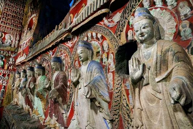 游客到山西“云冈石窟”游玩，网友：这是世界文化遗产！