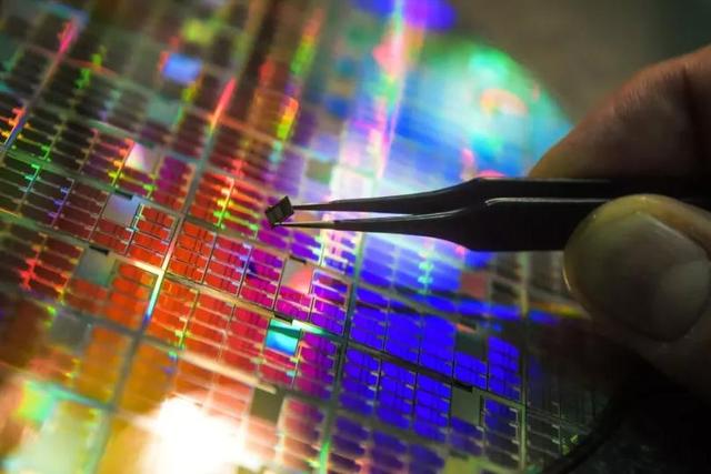 谁也救不了日本！李在明拒绝调解	，特朗普：美国已无力威胁中国