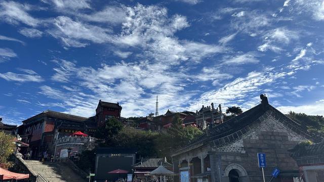 云海翻涌 宝光乍现 泰山秋日胜景引人沉醉