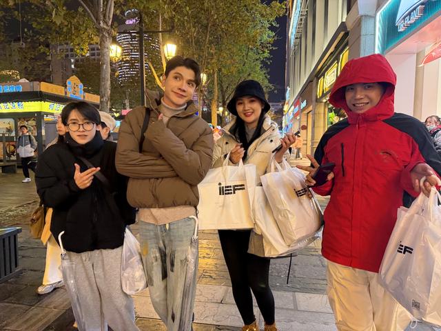 【外眼看云南】以脚步丈量，用镜头传播：他们成为和美云南“海外代言人”