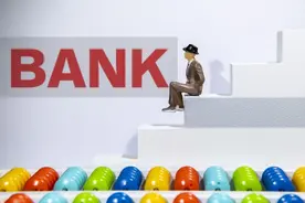 银行柜员和客户经理哪个岗位好？图片