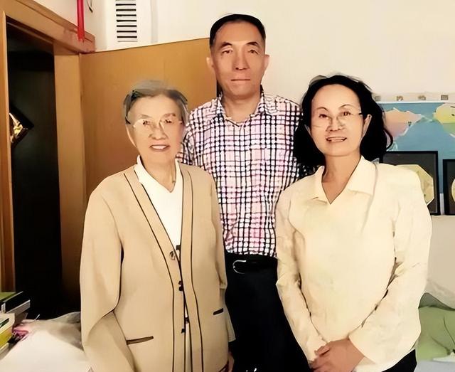 她曾任北京市委书记，上任3年后却被撤职，晚年享受干部级待遇