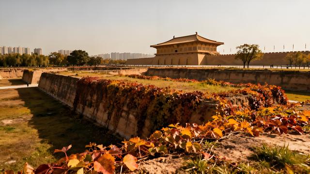 雁塔鎏金裁云影，秦岭披霞染秋光 — 漫步长安千年画卷里的清秋诗行