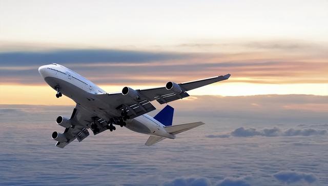 不听劝去日本的游客慌了，滞留机场连吃饭都成问题，当初为啥要去