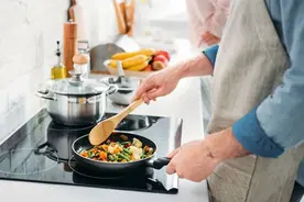 啤酒能代替料酒？油冒烟再炒菜更香？一文说清4个炒菜纠结事图片